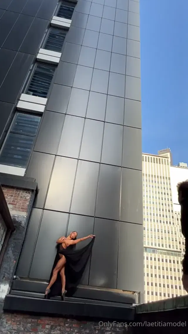 Laetitia Model aka laetitiamodel – 01-16-2025 OnlyFans Video – Today I am sharing another Behind the scene from NYC, This is the full rooftop one!