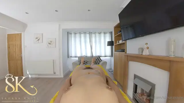 Sahara Knite aka saharaknite – 08-10-2025 OnlyFans Video – Happy Sunday everyone i get a cheeky massage from Satine Who would like to