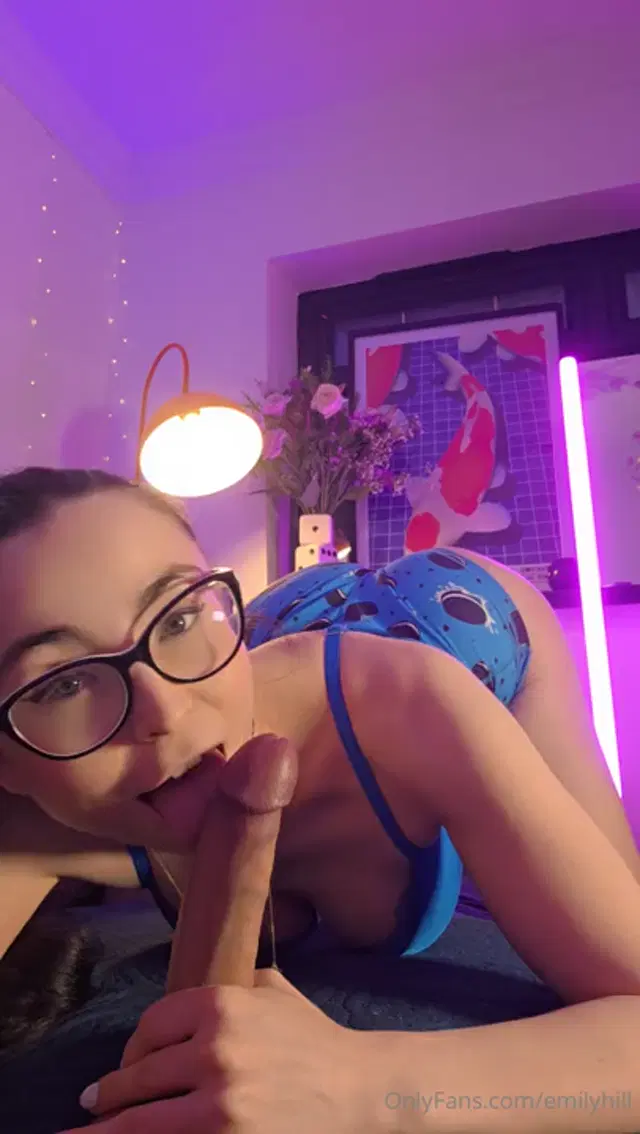 Emily Hill aka emilyhill – 06-08-2026 OnlyFans Video – Lil blowjobhandjob countdown