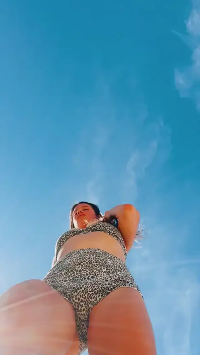 Empress Pineapple aka empresspineapple – 12-19-2024 OnlyFans Video – How do you plan to worship me this holiday season