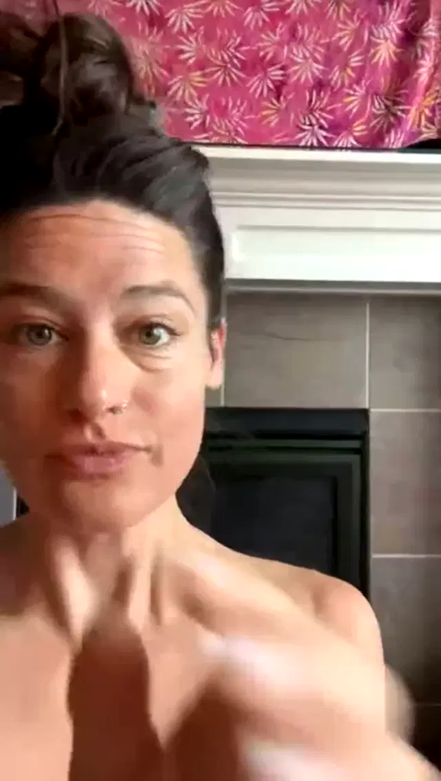 Empress Pineapple aka empresspineapple – 08-22-2024 OnlyFans Video – Stream started at 08222024 0250 pm Im reading no bad parts by dick schwartz httpsamzn