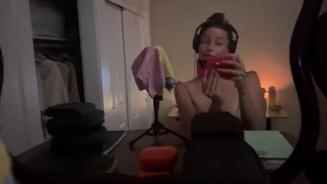 Empress Pineapple aka empresspineapple – 08-14-2024 OnlyFans Video – working on a new songinspired by the video game_3