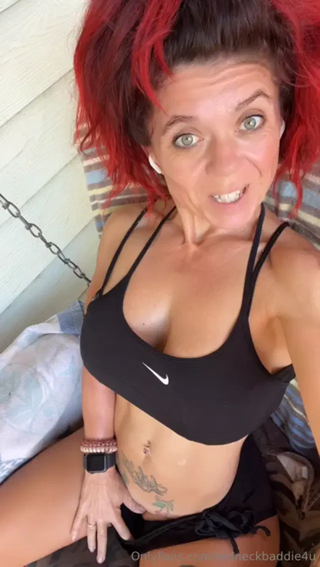 Michele Chesnut aka redneckbaddie4u – 11-15-2024 OnlyFans Video – HAPPY FRIYAY YALL