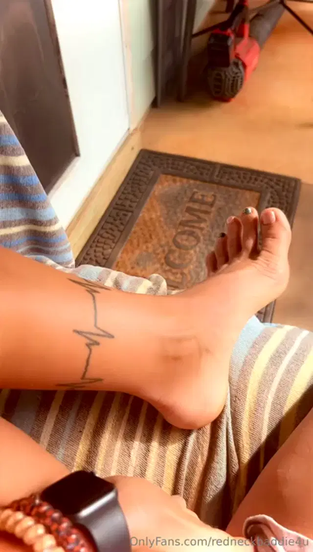 Michele Chesnut aka redneckbaddie4u – 05-25-2025 OnlyFans Video – HAPPY SUNDAY FUNDAY