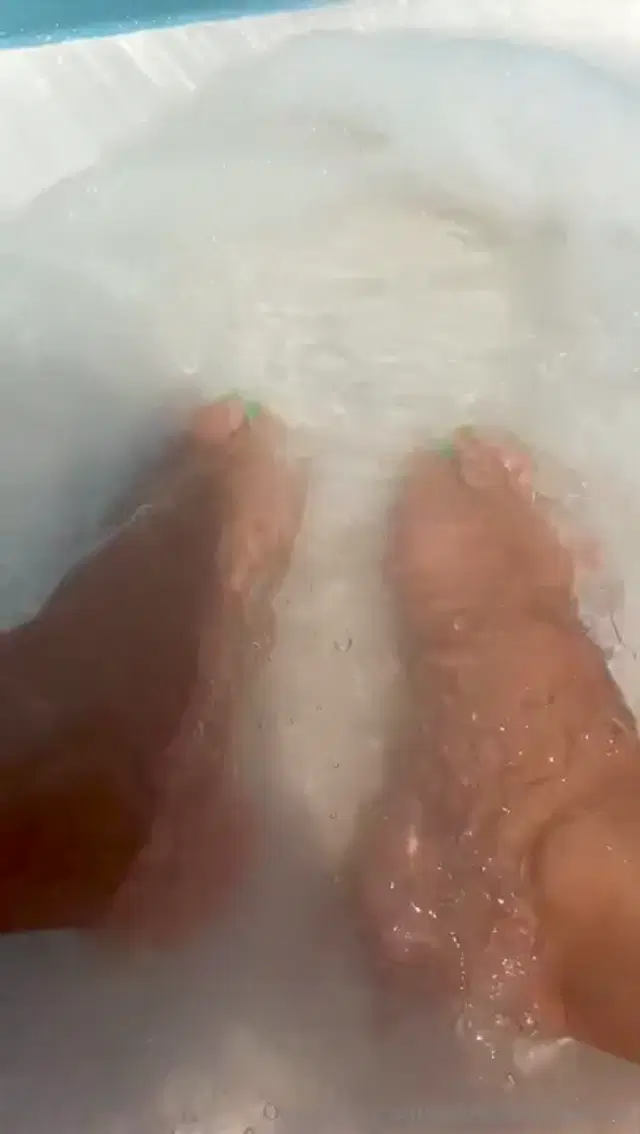 Michele Chesnut aka redneckbaddie4u – 07-06-2025 OnlyFans Video – HAPPY SUNDAY FUNDAY