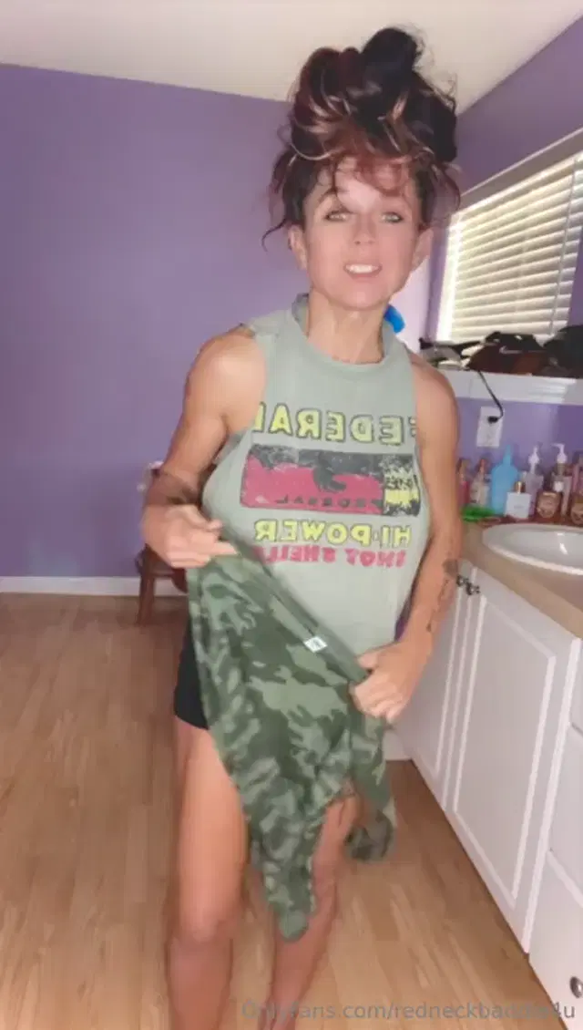 Michele Chesnut aka redneckbaddie4u – 11-12-2025 OnlyFans Video – Humpday Vibin