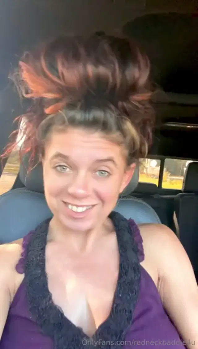 Michele Chesnut aka redneckbaddie4u – 11-06-2025 OnlyFans Video – Happy Thirsty Thursday