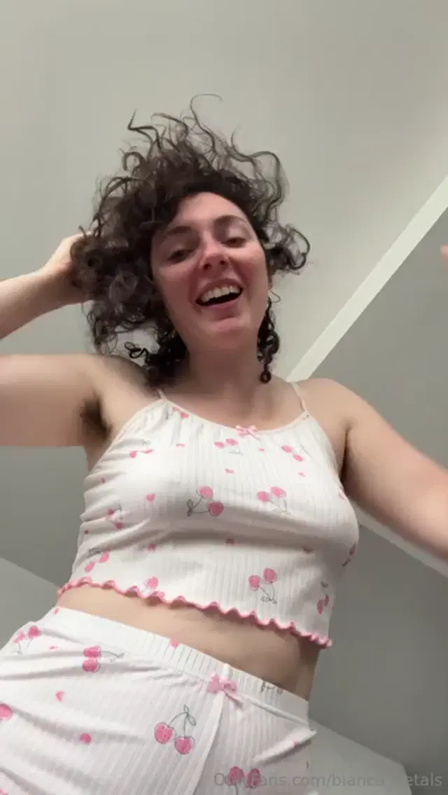 Naturallybianca aka naturallybianca – 09-11-2024 OnlyFans Video – Vinyl Wednesday MGMTs Oracular Spectacular I didnt realize how much I needed to listen to this