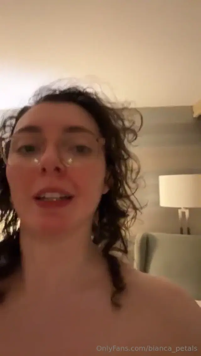 Naturallybianca aka naturallybianca – 04-04-2024 OnlyFans Video – Late night uptight hotel fight Im alright