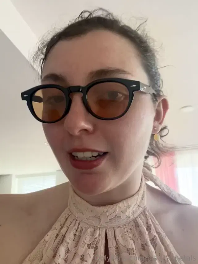 Naturallybianca aka naturallybianca – 07-13-2024 OnlyFans Video – The public would not be able to handle me going commando see videos