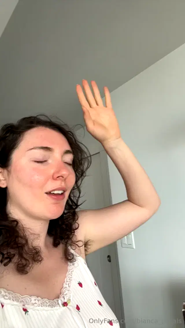 Naturallybianca aka naturallybianca – 08-14-2024 OnlyFans Video – Vinyl VVednesdays with Bianca, Episode One Simon and Garfunkels Sounds of Silence Every song on this_2
