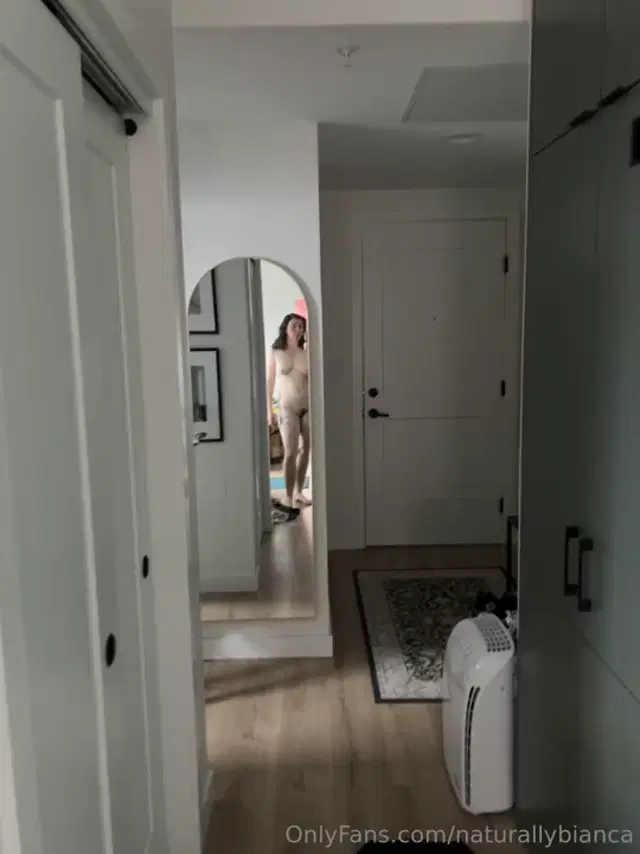 Naturallybianca aka naturallybianca – 12-08-2025 OnlyFans Video – This got deep for no reason lol