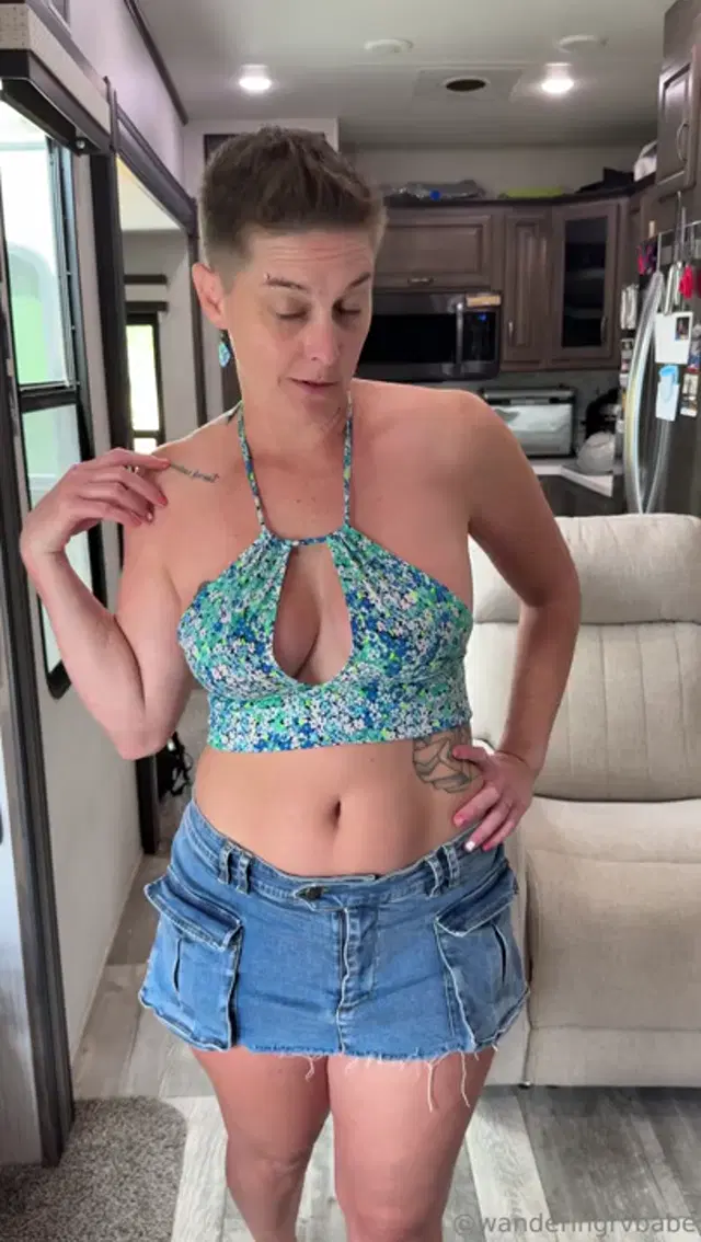 RV Babe After Dark aka rvbabe – 03-08-2025 OnlyFans Video – Yes, I really dress like this out in public