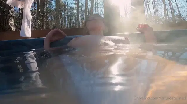 Chrissy naturestwisted aka naturestwisted – 03-18-2025 OnlyFans Video – My top was frozen