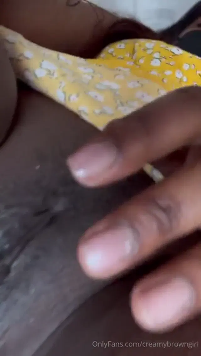 CreamyBrownGirl aka creamybrowngirl – 08-01-2024 OnlyFans Video – It must be the sun cuz Im always wet down there