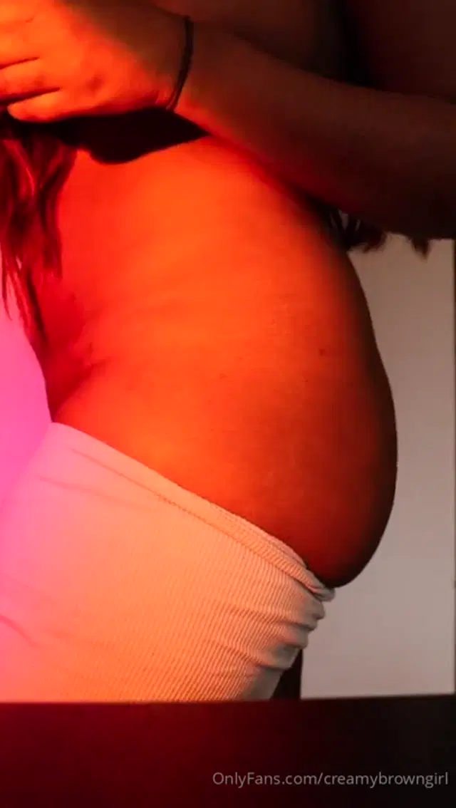 CreamyBrownGirl aka creamybrowngirl – 12-04-2024 OnlyFans Video – Experimenting with the different colours from my sunset lamp which one did you like most