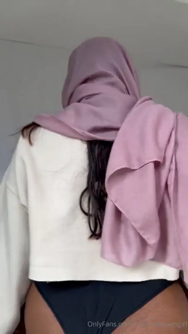CreamyBrownGirl aka creamybrowngirl – 04-22-2025 OnlyFans Video – Another clip where I felt cute on my period