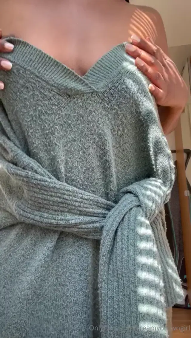 CreamyBrownGirl aka creamybrowngirl – 05-27-2025 OnlyFans Video – Its so sexy I love it