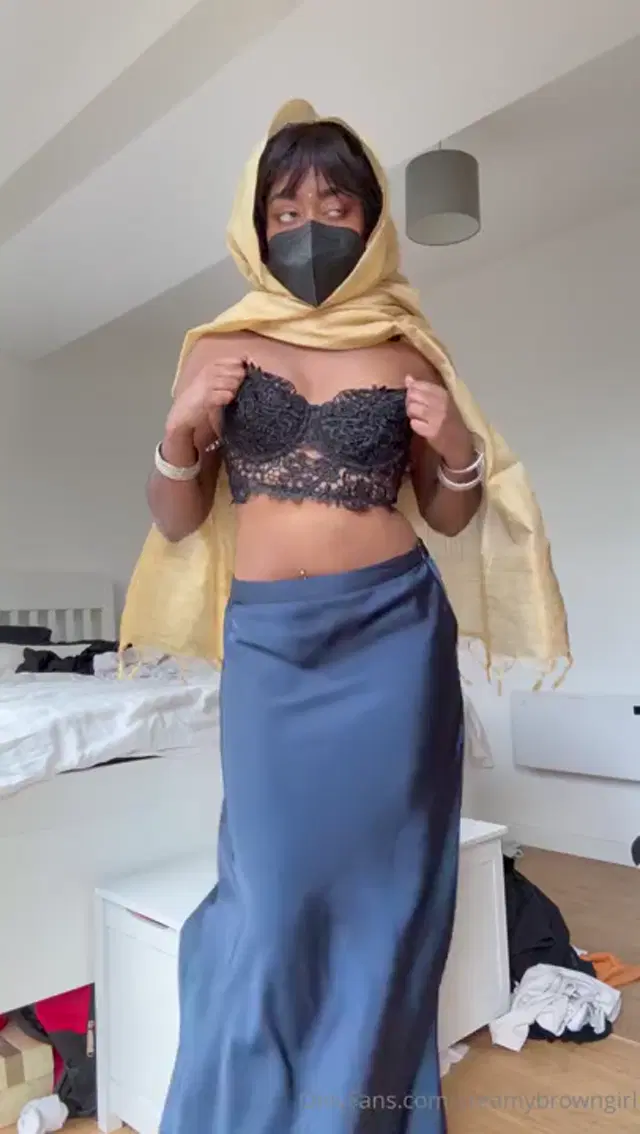 CreamyBrownGirl aka creamybrowngirl – 09-28-2025 OnlyFans Video – Pussy flash you dont wanna miss at the end