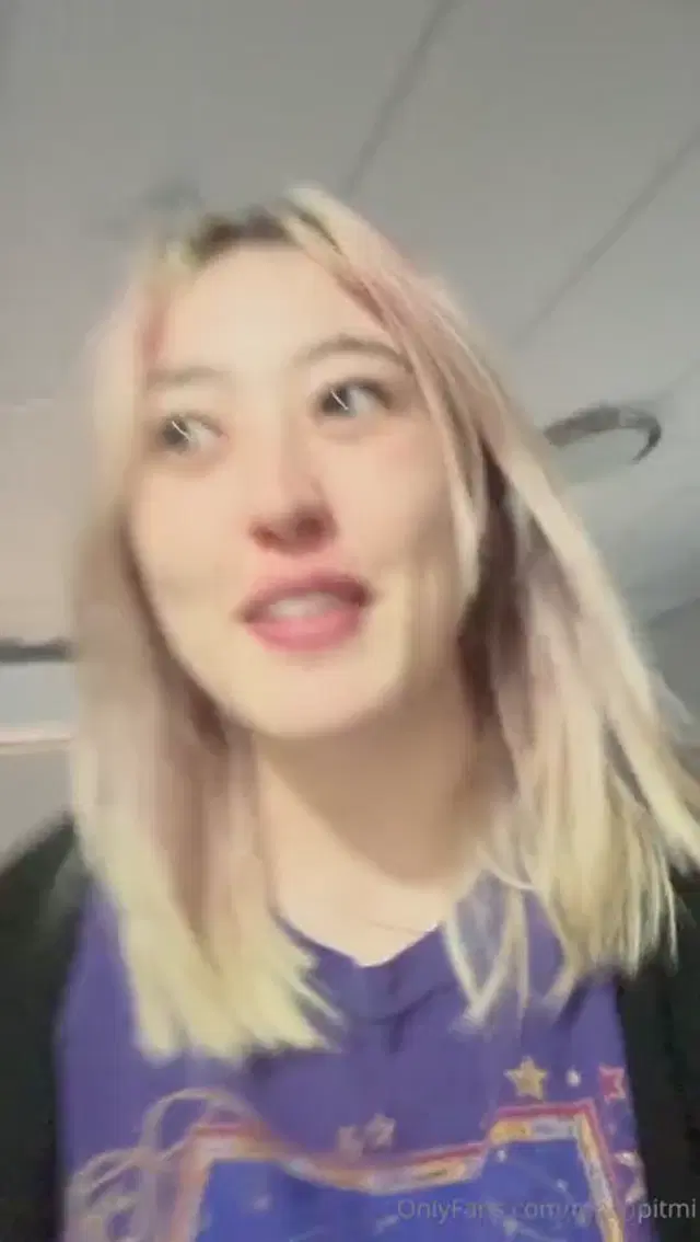 Miya moshpitmi aka moshpitmi – 10-16-2025 OnlyFans Video – a little sneaky video in rehab