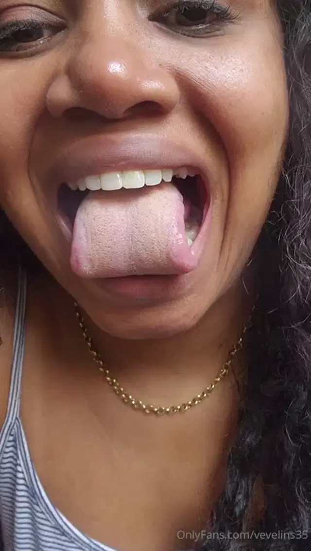 Veronica Lins aka vevelins35 – 02-08-2024 OnlyFans Video – Video for mouth, teeth and tongue fetishists