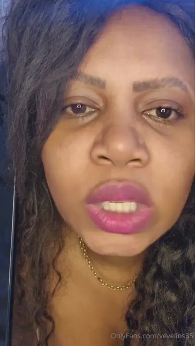 Veronica Lins aka vevelins35 – 12-02-2024 OnlyFans Video – Spit