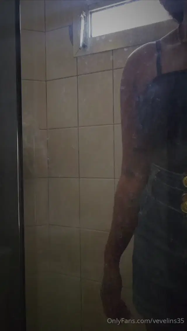 Veronica Lins aka vevelins35 – 10-13-2024 OnlyFans Video – saliva fetish