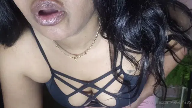 Veronica Lins aka vevelins35 – 07-15-2025 OnlyFans Video – smell me it’s an order