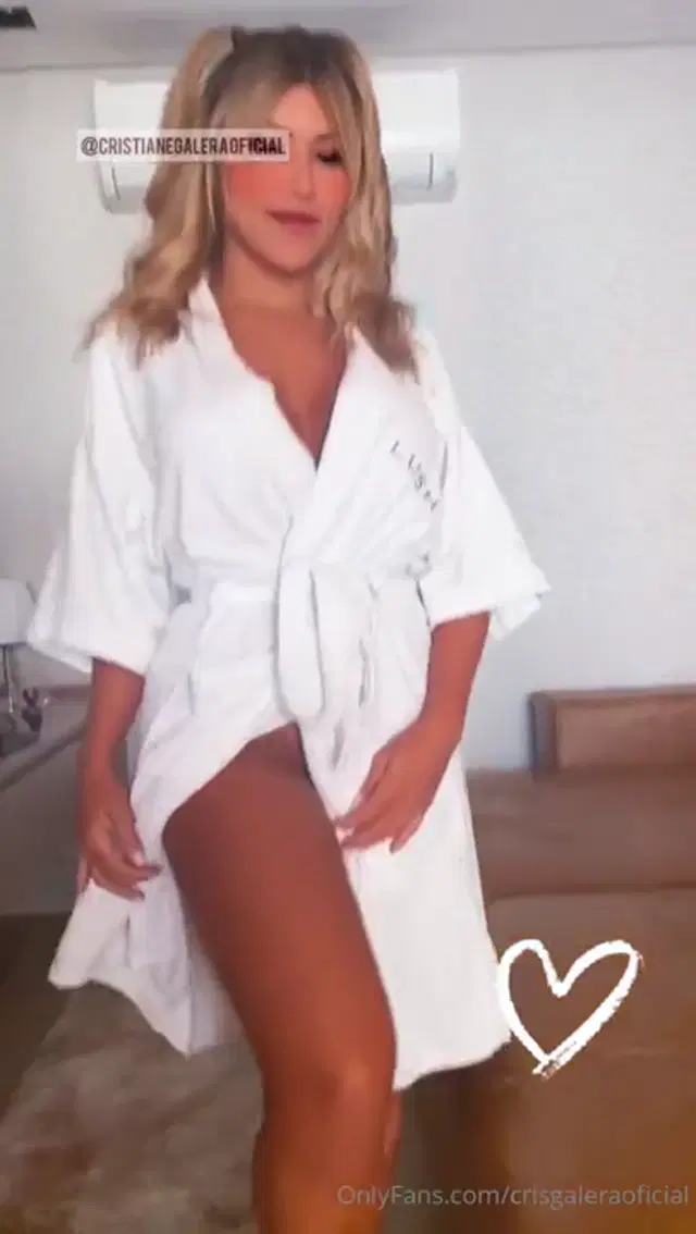 Cris Galera aka crisgaleraoficial – 05-25-2026 OnlyFans Video – When you don’t have a very hard cock to fuck my pussy hard, I take the