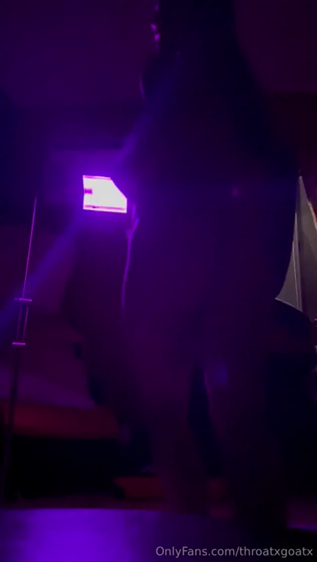Throatgoat aka throatxgoatx – 11-24-2024 OnlyFans Video – SAUNDAI!