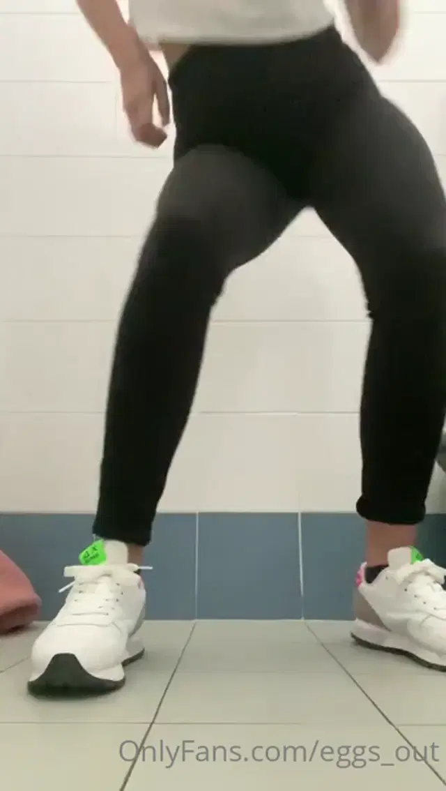 Julia eggsout aka eggs_out – 07-06-2024 OnlyFans Video – Buongiorno_2