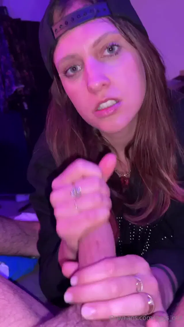 Julia eggsout aka eggs_out – 02-25-2024 OnlyFans Video – Pompino a Francesco!