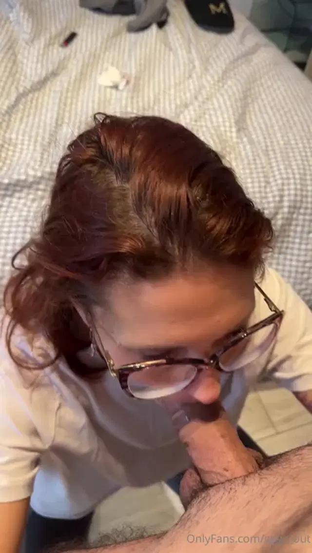 Julia eggsout aka eggs_out – 01-27-2025 OnlyFans Video – Sborrata sugli occhiali nuovi