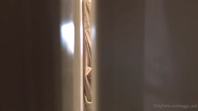 Julia eggsout aka eggs_out – 07-31-2025 OnlyFans Video – CAM CON UNO DI VOI IN BAGNO