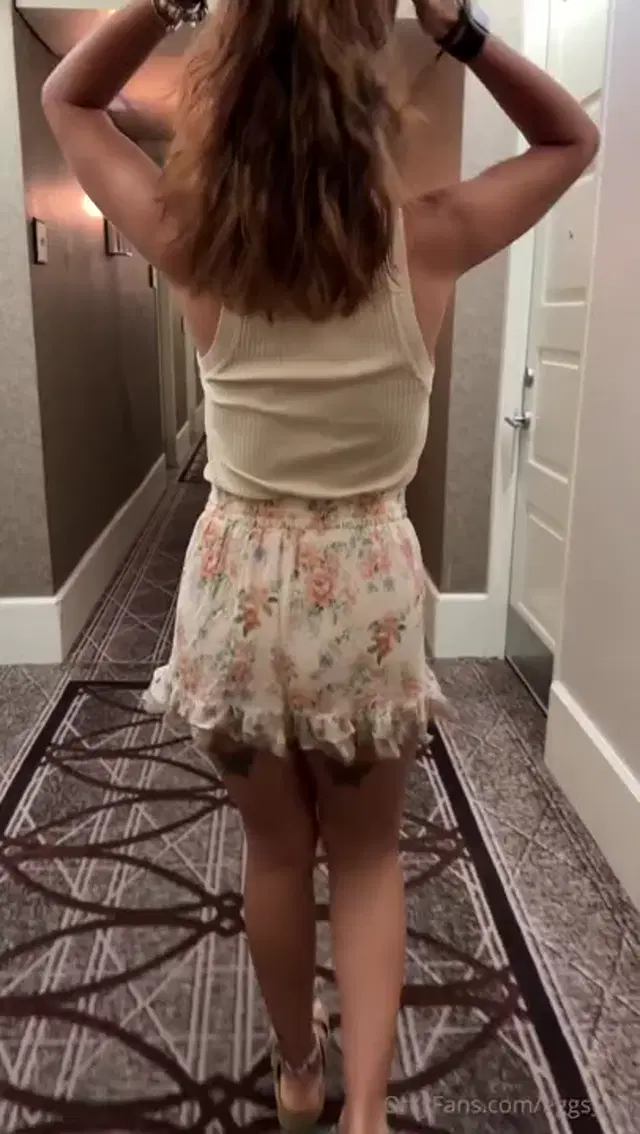 Julia eggsout aka eggs_out – 08-20-2025 OnlyFans Video – CAMMINO LENTAMENTE