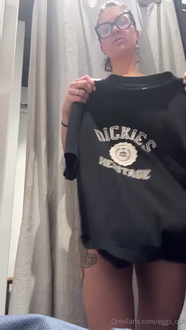 Julia eggsout aka eggs_out – 03-05-2026 OnlyFans Video – Video camerino Prima mi sono provata una cosa e poi