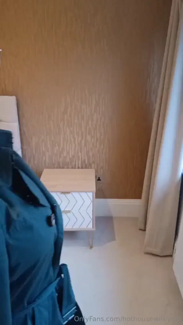 British Mom next door aka britishmomnextdoor – 05-30-2026 OnlyFans Video – Hotwife roleplay You’ve waited up for me darling