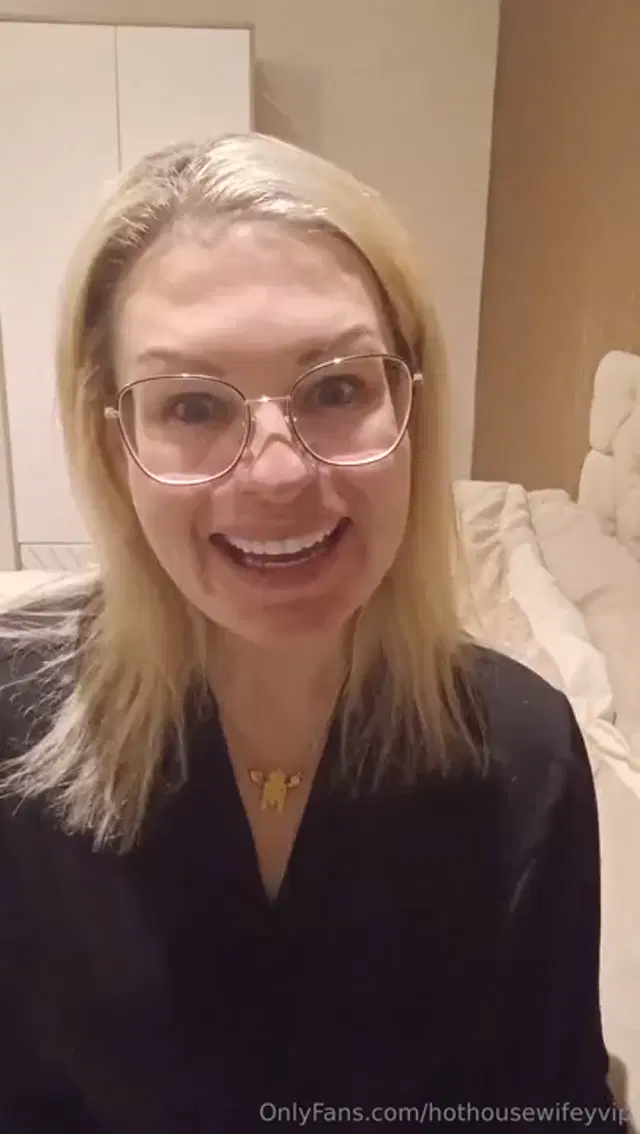 British Mom next door aka britishmomnextdoor – 03-15-2026 OnlyFans Video – Good boys deserve to be spoiled