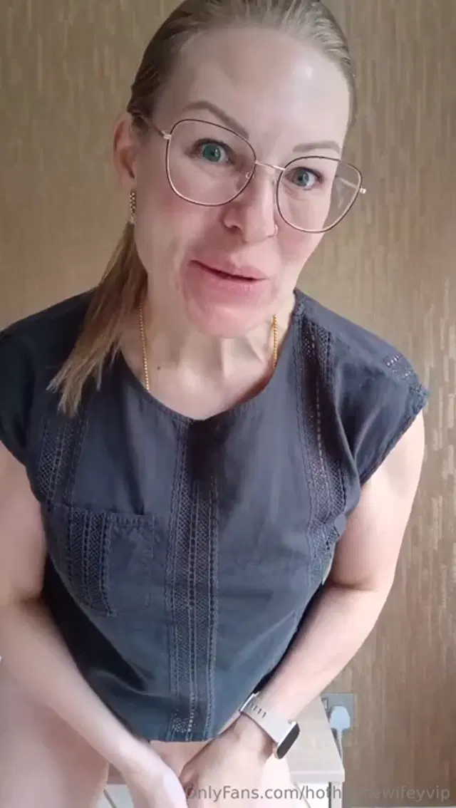 British Mom next door aka britishmomnextdoor – 03-15-2026 OnlyFans Video – Panty stuffing