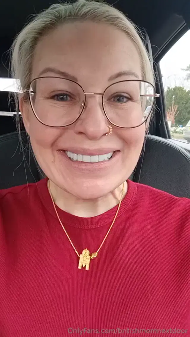 British Mom next door aka britishmomnextdoor – 03-29-2026 OnlyFans Video – Waiting in my car
