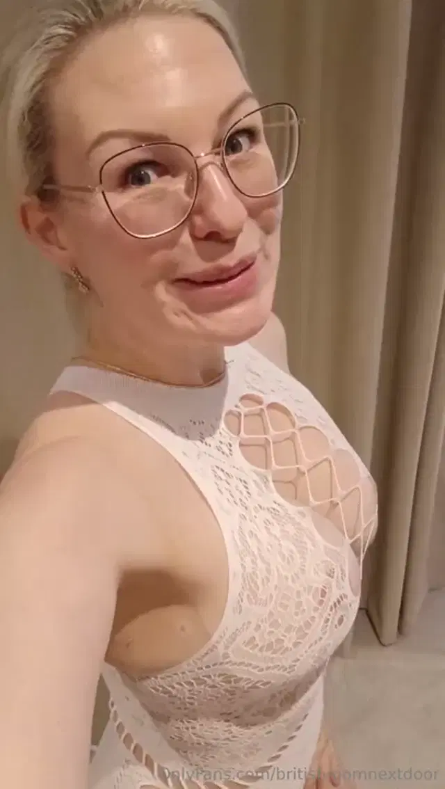 British Mom next door aka britishmomnextdoor – 05-03-2026 OnlyFans Video – I get so soft when someone takes controlWould you or would you make me beg first