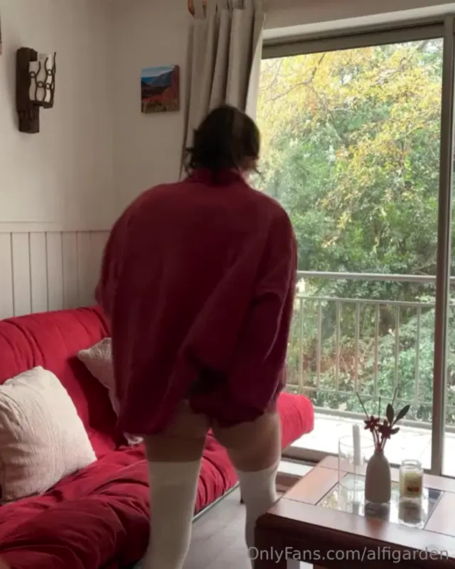 Maria Alfonsina aka alfigarden – 06-04-2025 OnlyFans Video – When you awake inside