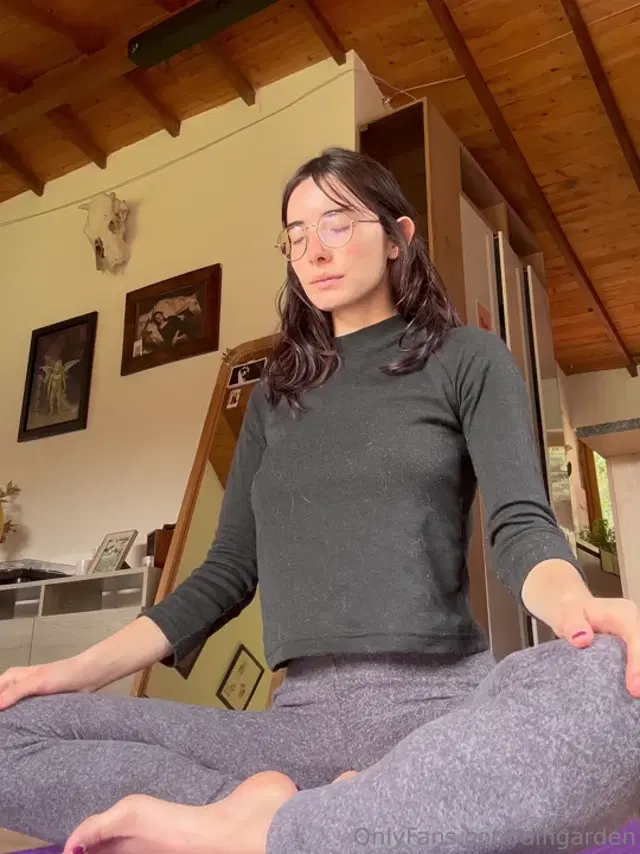 Maria Alfonsina aka alfigarden – 07-19-2026 OnlyFans Video – Good morning Hope you have a great sunday and find time to feel and remeber