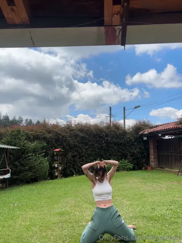 Maria Alfonsina aka alfigarden – 04-22-2026 OnlyFans Video – Random things I had in gallery