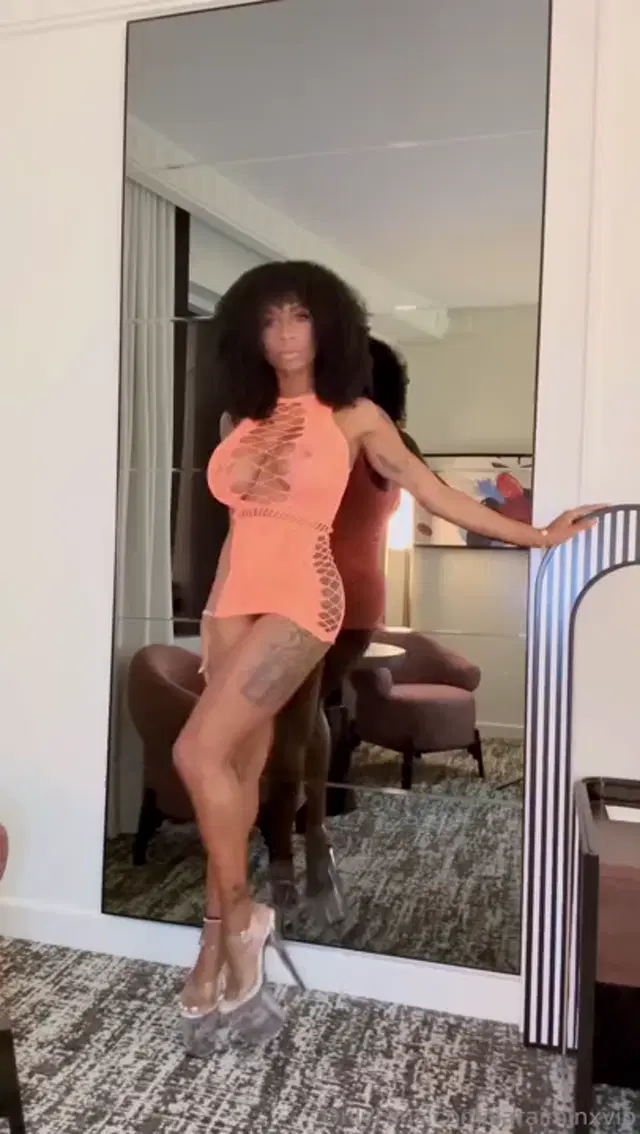 Sarai Minx aka saraiminxvip – 08-27-2025 OnlyFans Video – Can I be your naughty little dancer and leave you dripping wet by the end