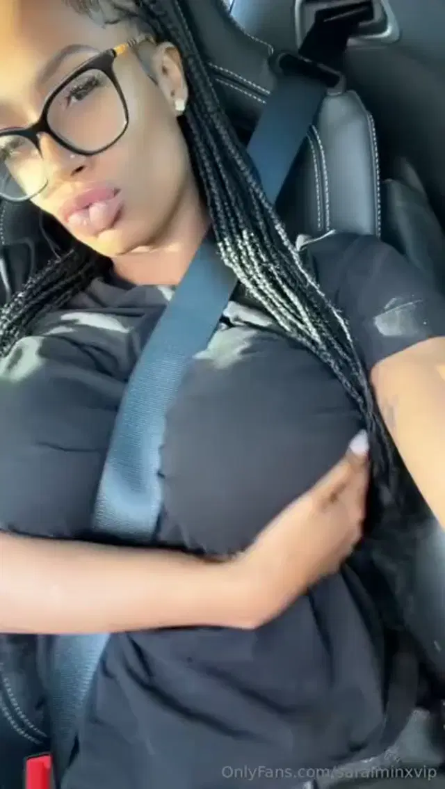 Sarai Minx aka saraiminxvip – 06-01-2026 OnlyFans Video – Bimbo Passenger Princess