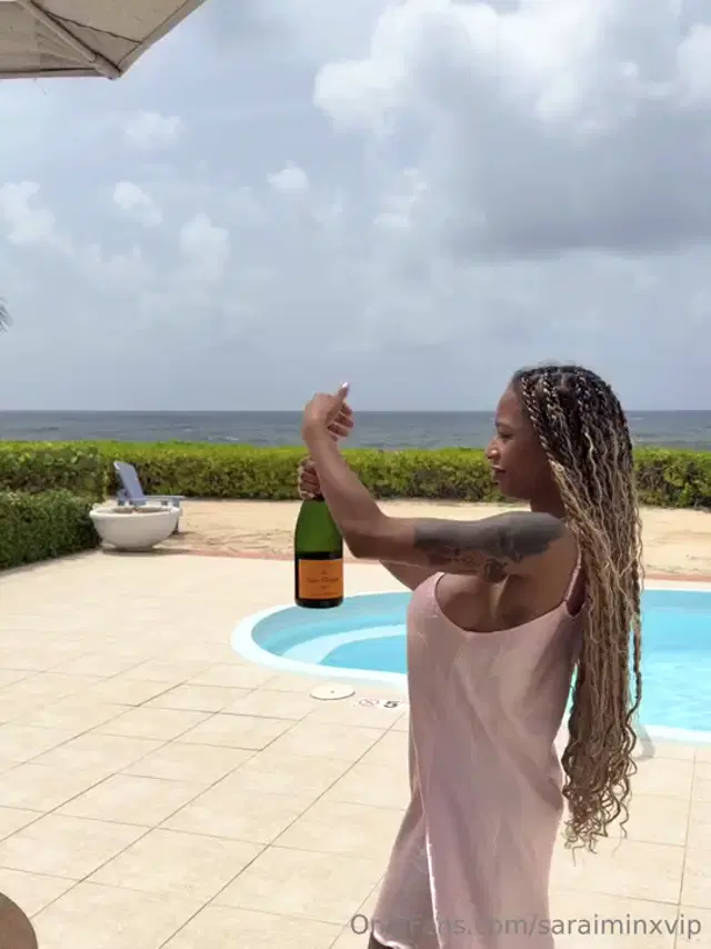 Sarai Minx aka saraiminxvip – 07-20-2026 OnlyFans Video – Day 3 was my relaxrecharge day before day 4 of traveling