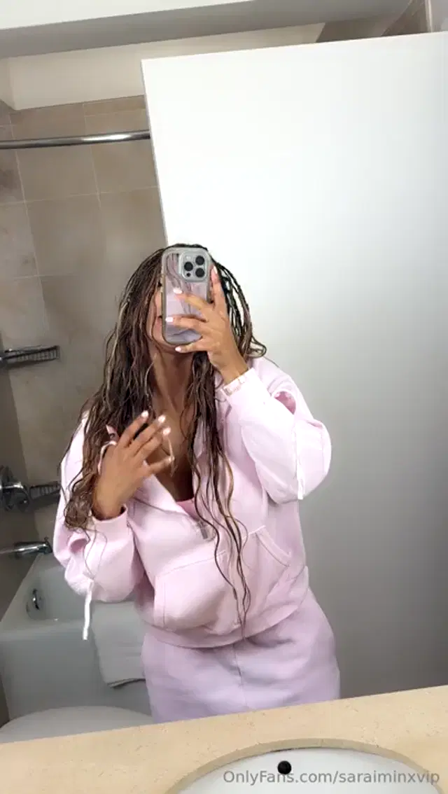 Sarai Minx aka saraiminxvip – 02-24-2026 OnlyFans Video – Made it to Houston with the tits out Enjoy the pics that usually never leave my