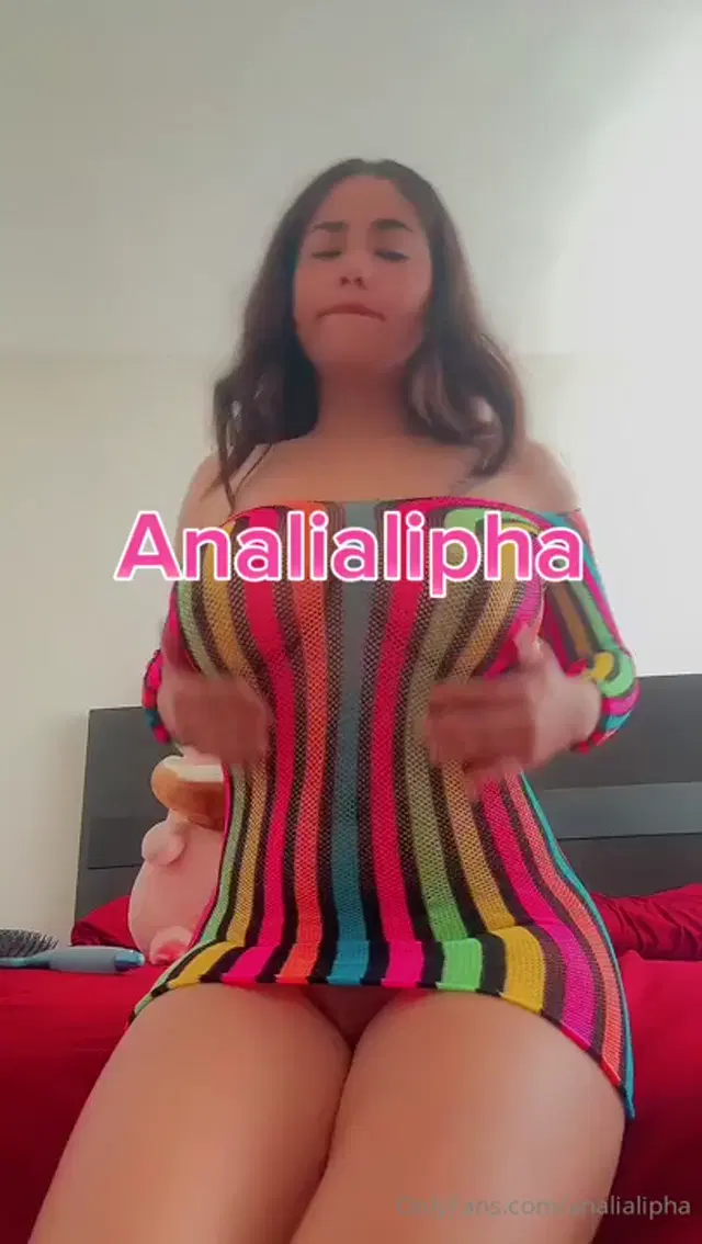 Analia Lipha aka analialipha – 04-25-2024 OnlyFans Video – Me imagin tu verga dentro de mi vagina y me vine