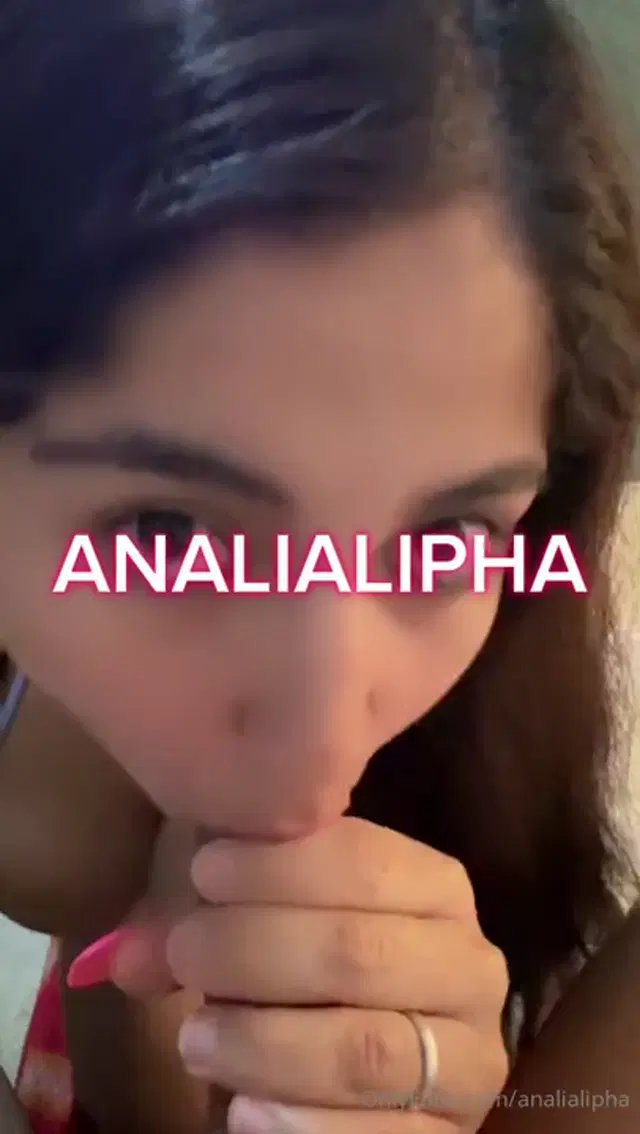 Analia Lipha aka analialipha – 11-22-2024 OnlyFans Video – As te puedo consentir si quieres Me encanta sentir como explota en mi boca